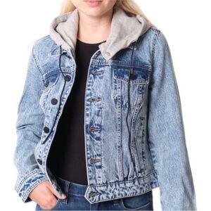Blank NYC Casual Encounter Denim Trucker Jacket with Detachable Hood blue gray M